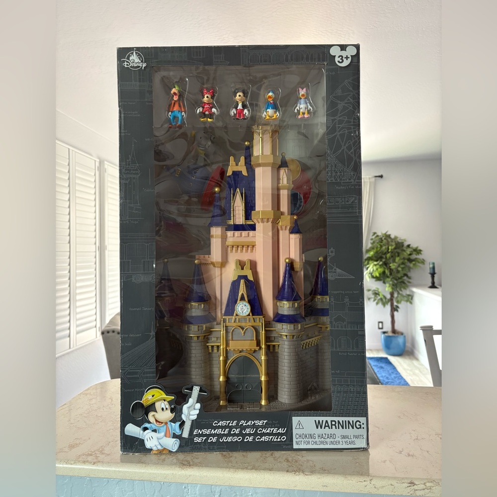 Disney Parks Cinderella Castle Playset Walt Disney World New with Box